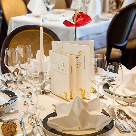Fairtours Hotelschiff Swiss Tiara***** Frankfurt am Main