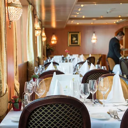 Fairtours Hotelschiff Swiss Tiara***** 4*