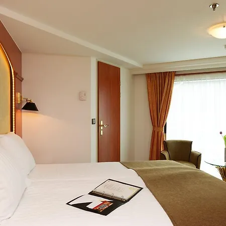Fairtours Hotelschiff Swiss Tiara***** Botel Frankfurt am Main