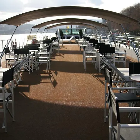Fairtours Hotelschiff Swiss Tiara***** Botel
