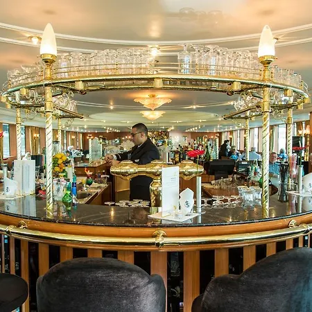 Fairtours Hotelschiff Swiss Tiara***** Botel Frankfurt am Main