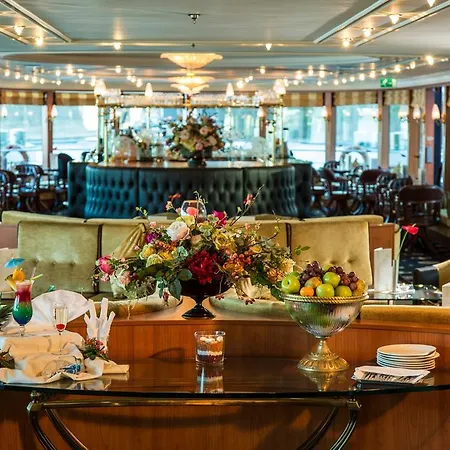 Fairtours Hotelschiff Swiss Tiara***** Botel Frankfurt am Main