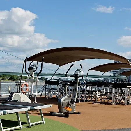 Fairtours Hotelschiff Swiss Tiara***** Botel 4*
