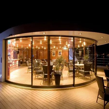 Fairtours Hotelschiff Swiss Tiara***** Botel