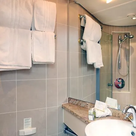 Fairtours Hotelschiff Swiss Tiara***** Botel
